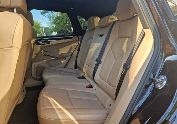 Porsche Macan cena 219899 przebieg: 56720, rok produkcji 2019 z Kraków małe 407